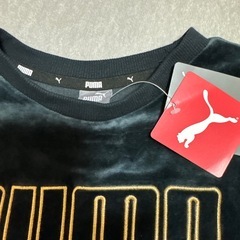 PUMAベルベットトレーナーの画像