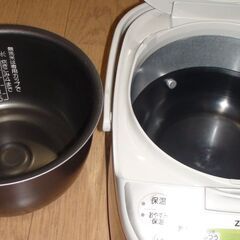 炊飯器★ZOJIRUSHI　NP-CB10★5.5合炊き★極め炊き★美品の画像