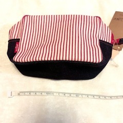 【新品タグ付き】リーバイス Levi's ポーチ 赤白ストライプ 新品未使用の画像