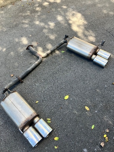 取引中！オデッセイ　RB3 ノブレッセマフラー