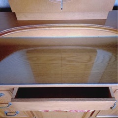 昭和レトロな三面鏡ドレッサーの画像