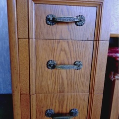 昭和レトロな三面鏡ドレッサーの画像