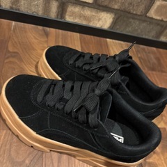 【極美品】プーマ リヴォ スエード ブラック ガムソール プラットフォーム 厚底の画像