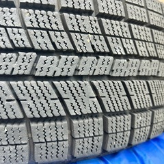 195/65R15 ミニバン用スタッドレスタイヤの画像