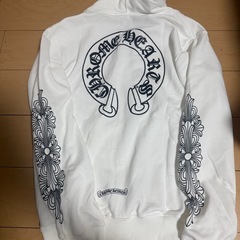 クロムハーツ　パーカー　白の画像
