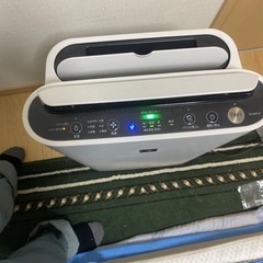 シャープ　加湿空気清浄機　KC50TH7-Wの画像