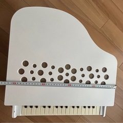 カワイのミニピアノの画像