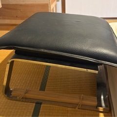 【年内限定】本革張り　リクライニングチェア〈背もたれ
調整可能〉の画像