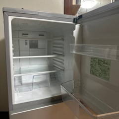 ユーイング製ノンフロン冷凍冷蔵庫「UR-J110H (S)」
の画像