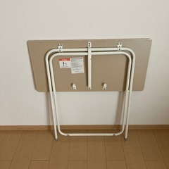 【取引中】折りたたみ式デスクの画像