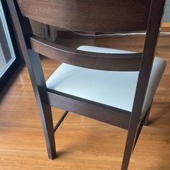 イス  スタイリッシュ  シンプル  高級感  椅子  ダイニングチェアの画像