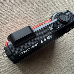 Nikon防水デジタルカメラ「COOLPIX W300」（オレンジ）の画像