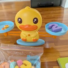 アヒルのバランススケール算数おもちゃの画像