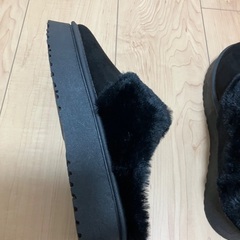 黒ファー付き　スリッポン　サボ　クロックス　LLサイズ　新品未使用品の画像
