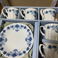 無料】未使用 食器・お皿セット（カップ＆ソーサー・小鉢・大皿）
の画像