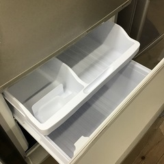 SHARP     3ドア冷蔵庫　2018年製　350L     自動製氷なし　中古品　※表面キズ有の画像