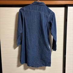 GU ロングデニムシャツ 130cmの画像