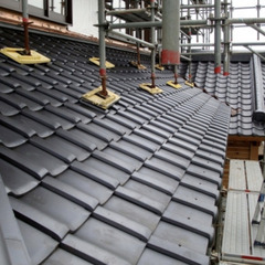 【月収300万円を狙える技術が身につく◎】屋根をデザインする板金作業スタッフ☆日給+インセンで稼げる♪超ユニーク！指導スタッフを選べる制度あり♪未経験からスタートOK！将来独立したい方必見◎の画像