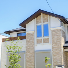 【月収300万円を狙える技術が身につく◎】屋根をデザインする板金作業スタッフ☆日給+インセンで稼げる♪超ユニーク！指導スタッフを選べる制度あり♪未経験からスタートOK！将来独立したい方必見◎の画像