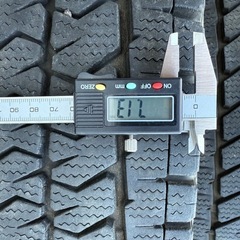 受け渡しの方決定しました。ハイエースサイズ195/80/15ブリジストンVL10の画像