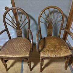 籐製の椅子4脚の画像