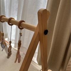 木製ベビージム  おもちゃ付きの画像