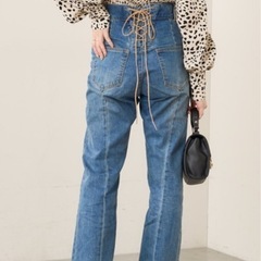 デニムパンツの画像