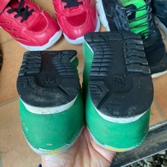 19.5と20cmのスニーカ男の子用の画像