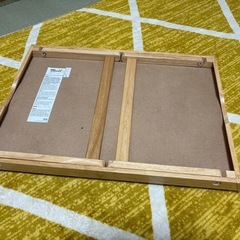 IKEAの折りたたみテーブル、台の画像