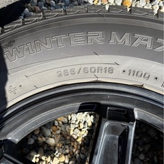 ランドクルーザープラド　スタッドレスタイヤ4本セットの画像