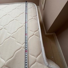 変形ベッド 足つきの画像