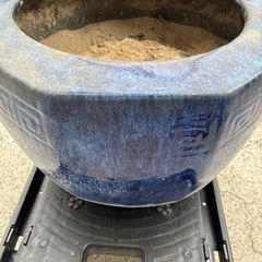 火鉢　メダカ鉢　レトロ
の画像
