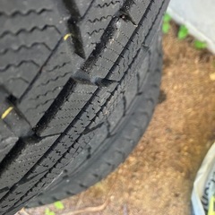 スタッドレス22年製　215/70r16 ホイール付　4本セット　中古 　　　の画像