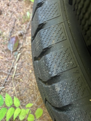 スタッドレス22年製　215/70r16 ホイール付　4本セット　中古 　　　