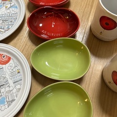 ル・クルーゼ LE CREUSET 食器セット 皿4枚 小皿5枚 マグカップ2個の画像