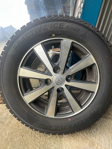 スタッドレスタイヤ