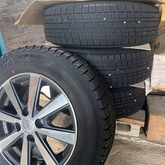 スタッドレスタイヤの画像