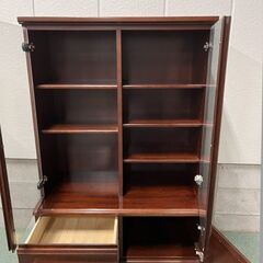 KUWAYA 久和屋 木製 飾り棚 本棚 食器棚 収納棚 ガラス扉 幅85cm×奥行46cm×高さ126cm の画像