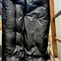 ベットにも変えれる4人用ソファー