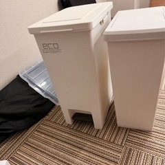 【値下げ】フタ付きゴミ箱 の画像