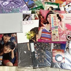 女性アイドル　グッズ まとめ売り　AKB SKE 乃木坂 欅坂 日向坂 グラビア系　ライブグッズ　トレカ　クリアファイル　ポスター　他の画像
