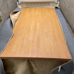 ダイニングテーブル&イスのセットの画像