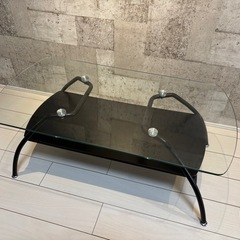 ガラスローテーブルの画像