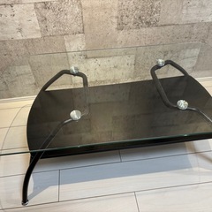 ガラスローテーブルの画像