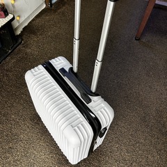✈️スーツケース ＊引取りが早い方優先の画像