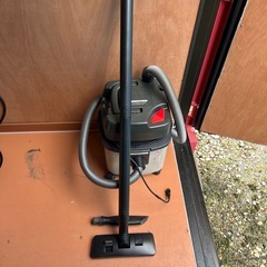 【商談中・新規取引停止】RYOBI製 乾湿両用 集じん機 掃除機の画像