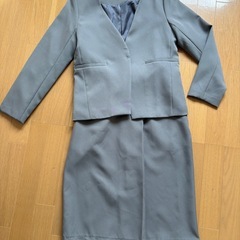 グレー　セットアップMサイズ　オケージョンセットアップの画像