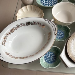 皿　食器　コップ　
まとめ売りの画像