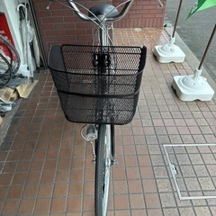 26インチ　内装３段変速　LEDオートライト　大きめのカゴ付き　パンクしにくいタイヤ　ブラックの画像