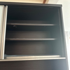 大容量　キッチンボード　食器棚の画像